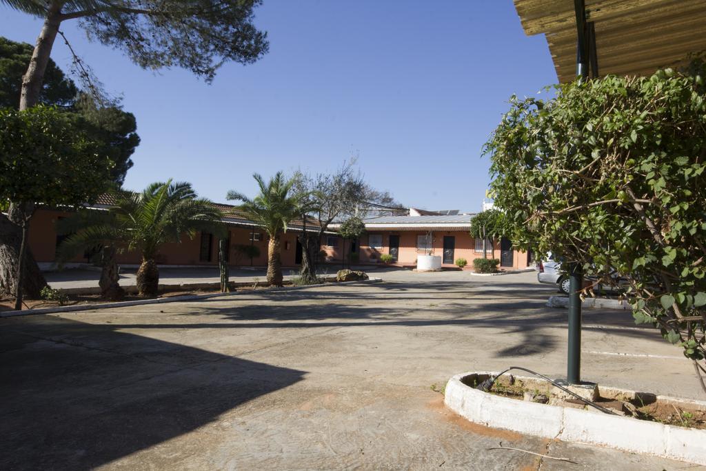 Hostal Nueva Andalucia Alcala de Guadaira Exterior photo