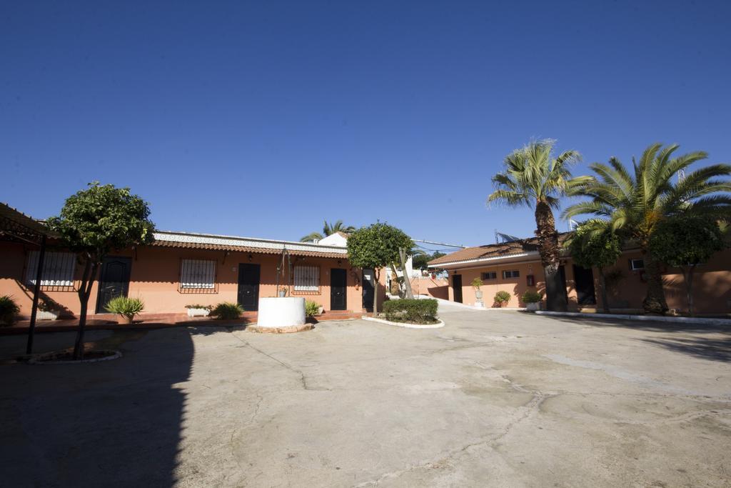 Hostal Nueva Andalucia Alcala de Guadaira Exterior photo