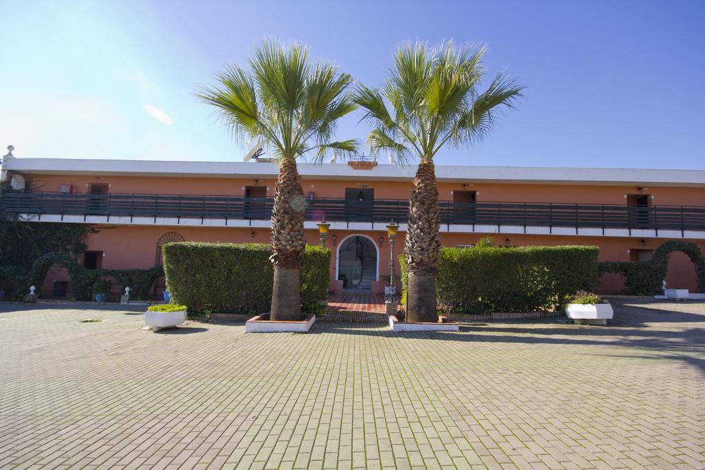 Hostal Nueva Andalucia Alcala de Guadaira Exterior photo