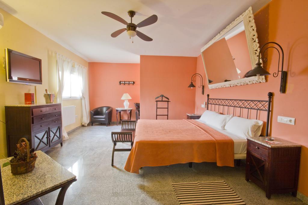 Hostal Nueva Andalucia Alcala de Guadaira Exterior photo
